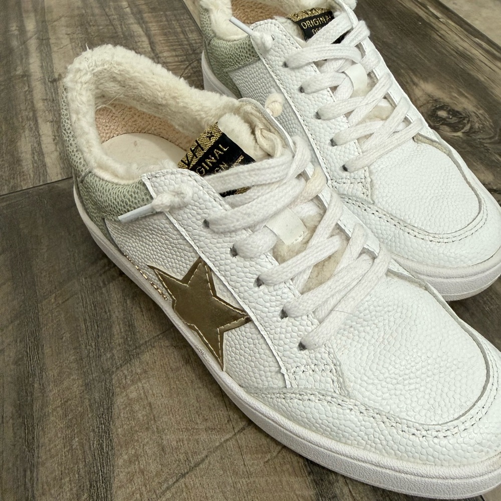 Vintage Havana White and Gold Sneakers size 7